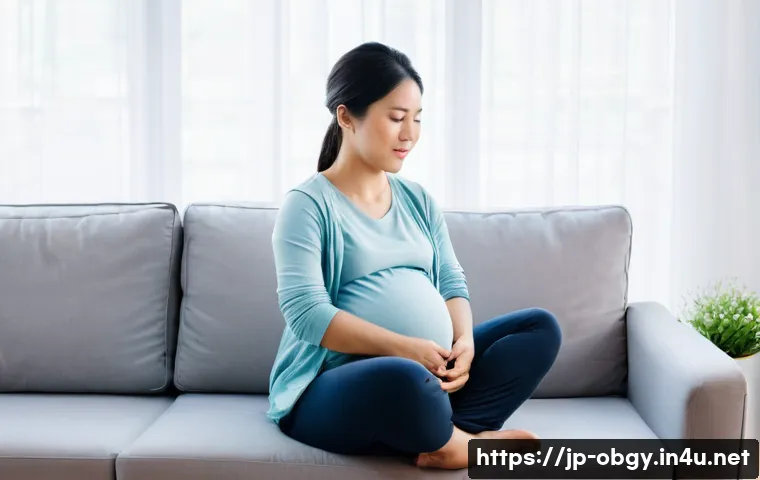 임신성 고혈압 증상과 병원 관리 - **Prompt Title:** Mindful Self-Care for Expectant Mothers
    **Image Prompt:** A serene portrait of...